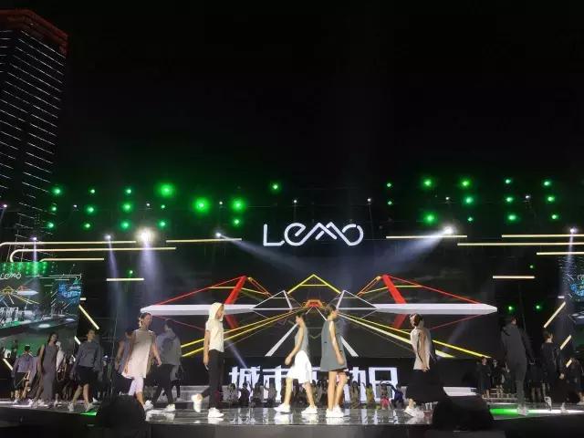 厦门国际时尚周201911.13 (厦门国际时尚周系列线下活动亮相)