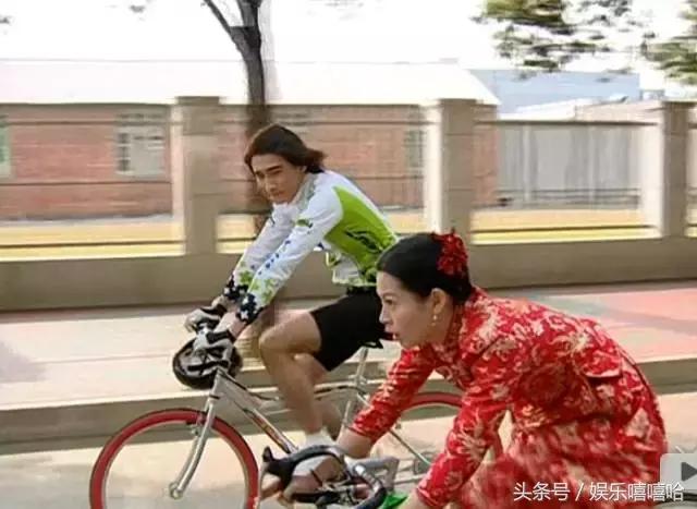 能让你又哭又笑的姐妹情，就是这部《粉红女郎》，你还记得吗？