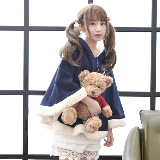 斗篷大衣怎么搭配才好看,斗篷大衣黑色怎么内搭