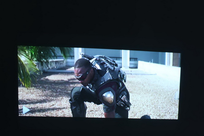 随身携带巨屏观影，神画小媚轻体验