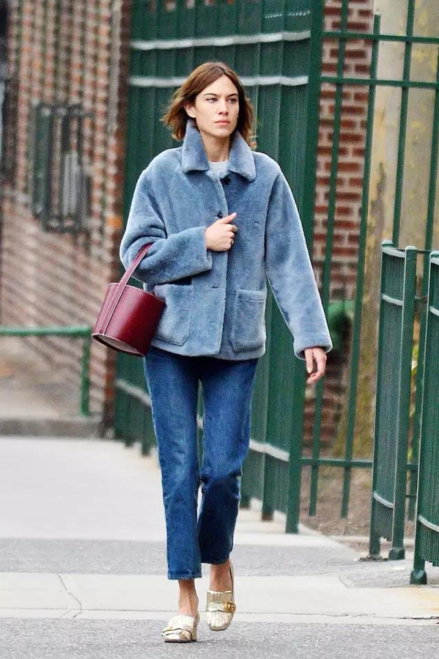 孔孝真同款棉袄,孔孝真穿搭灰色大衣