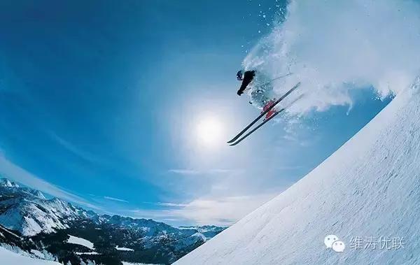 Coach重生Prada沉沦，深扒奢侈品牌的存亡危机