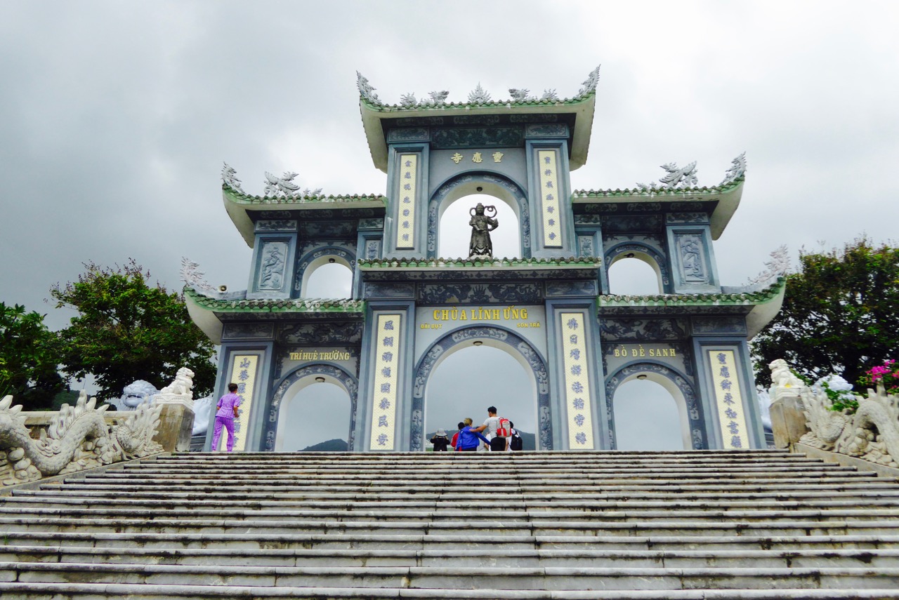 越南岘港,越南乌云密布暴雨