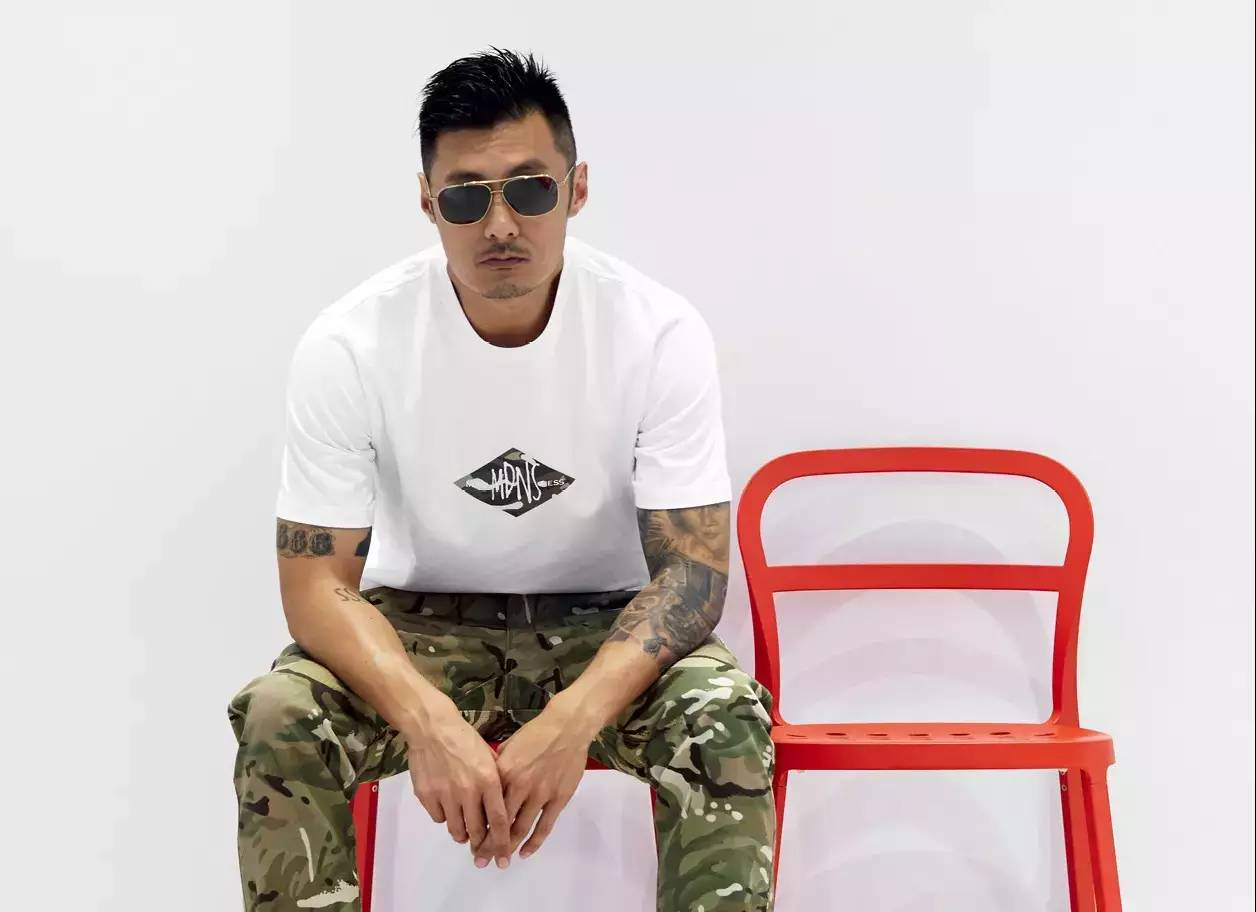 为什么我想买MADNESS，却不想穿出门