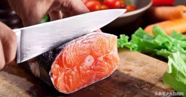 吸收不好的宝宝到底要不要吃dha,聪明的宝宝吃了dha会更加聪明