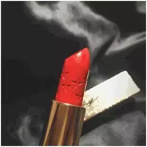一支口红可以带来的快乐,一支口红平平无奇