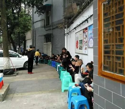 成都的一群面痴,拿出了他们珍藏的42碗好面,服不服吃了就知道