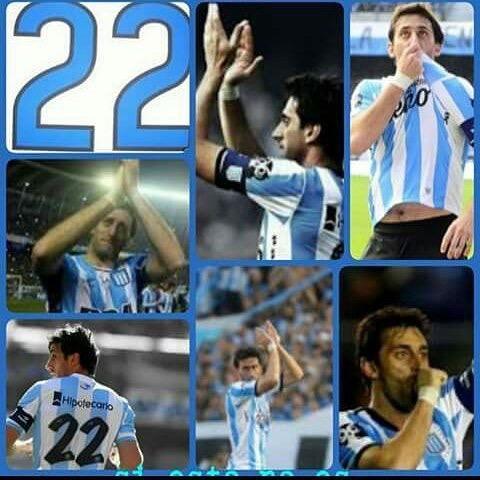 感动的足球小男孩,小孩子踢球足球场上的感人瞬间