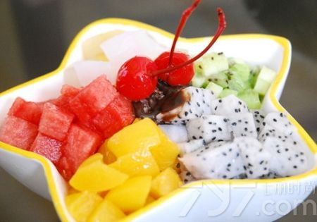 50岁长发怎么扎头发好看又减龄,长发和短发哪个更有助于头发生长