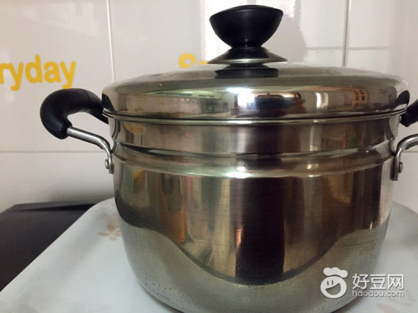 百洁布怎么把不锈钢锅刷干净,去除顽固污渍洗锅百洁布