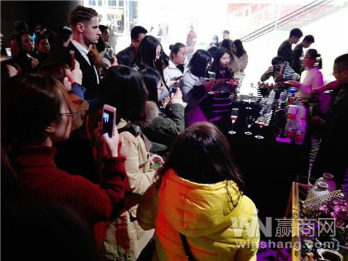 杭州首家就试试衣间体验店开业从心定义新零售概念