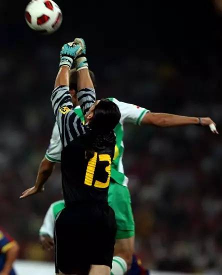 门将最重要的还是扑救,门将好做吗