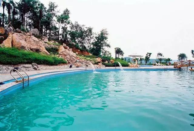 成都周边古镇温泉推荐,成都周边适合两人单独泡的温泉