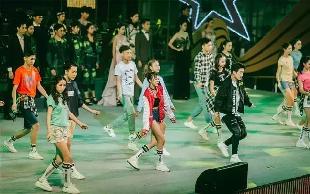 嗨，我叫惠州学院，今年70岁了！