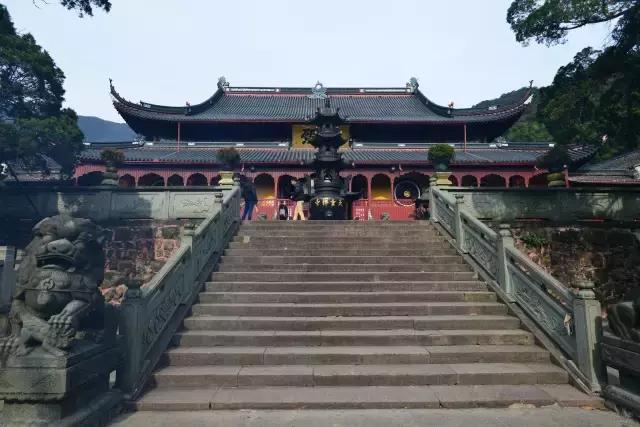 宁波天童禅寺睡佛,宁波天童寺庙里