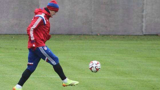 冬天踢球热身多久,冬季踢球好处多但这几点要牢记