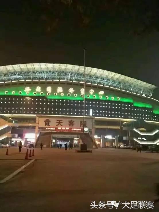 沙佩科恩斯空难主场悼念,欧冠默哀沙佩科恩斯