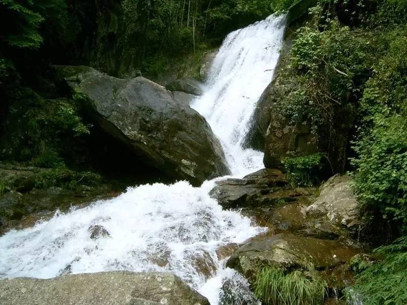 最近昆明哪里风景比较好,昆明周边的绝世美景