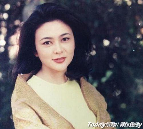 关之琳早年事件,关之琳的事