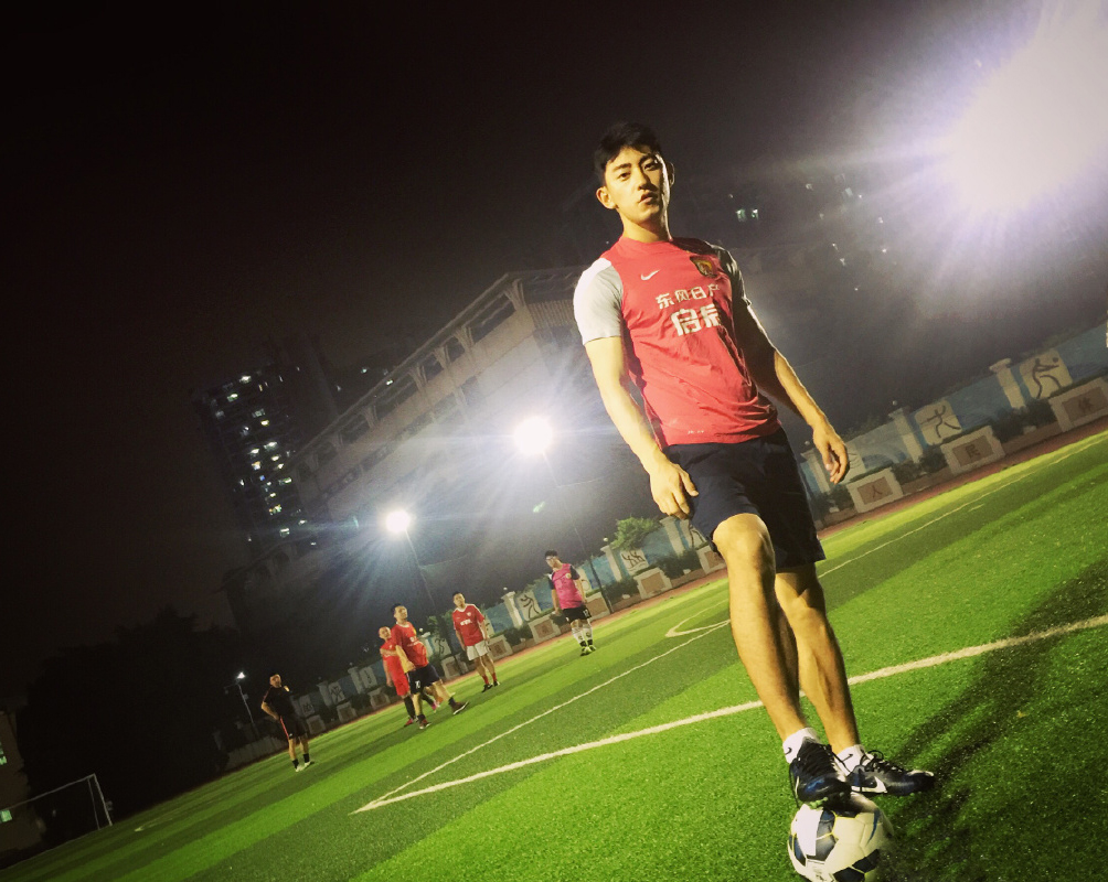 国足翻译哥赵旭东组合拳,国足足球教练翻译小哥