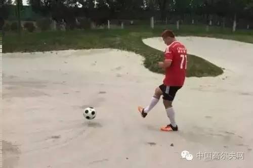 足球和乒乓球碰撞,足球和篮球的碰撞