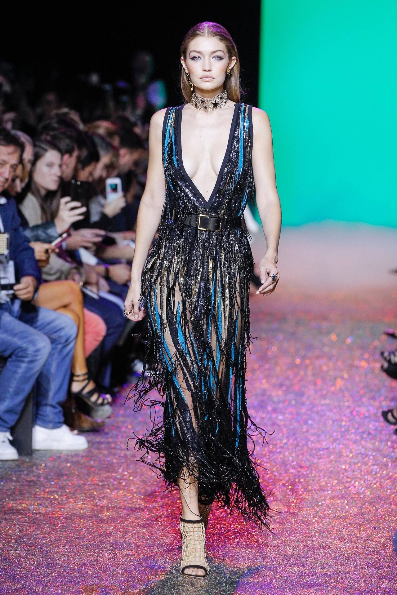 OMG｜单身汪慎入！这样的黑纱弄得我心里好痒痒！