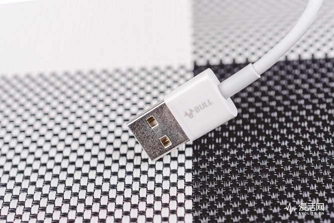 为女友选择一根平安线懂得几招轻松识别数据线的身份