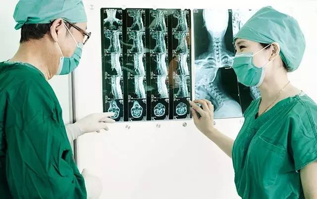 椎间盘突出看骨科还是中医骨伤科,骨科专家谈腰突