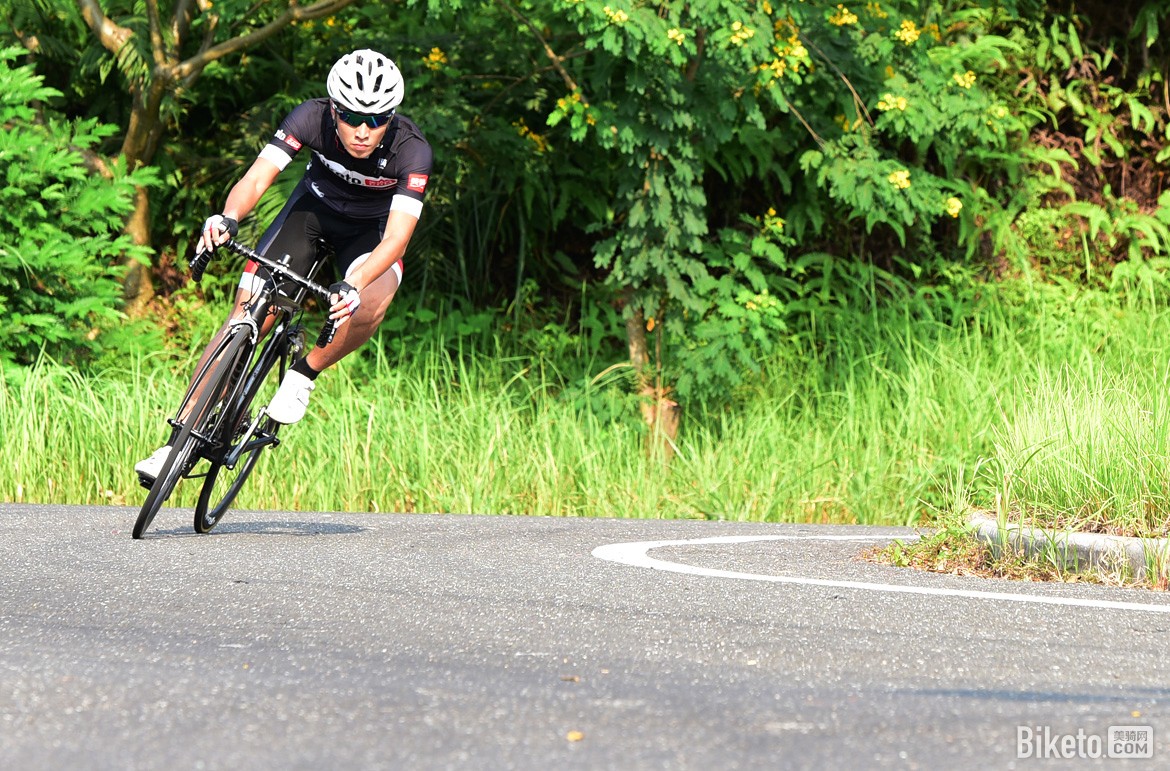 同血统更亲民PinarelloGANRS公路车评测