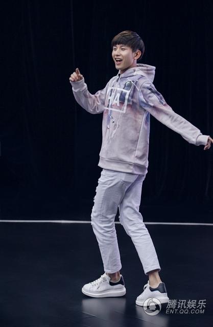 成毅综艺扮演喵星人,一年级大学生成毅