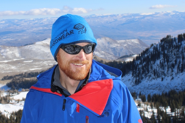 滑雪服品牌推荐单板,ak滑雪服什么品牌