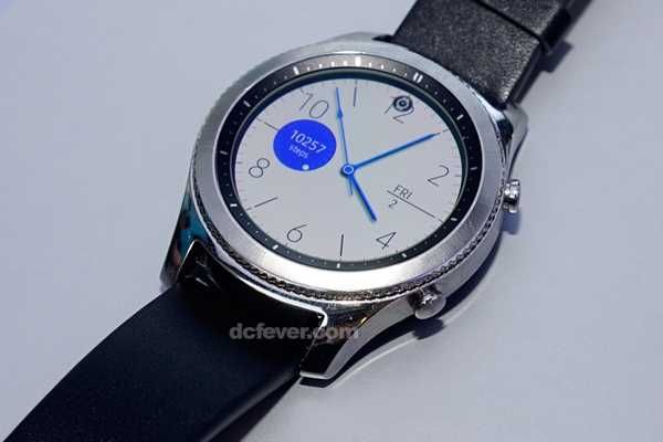 三星gears3手表微信,三星手表gears3现在买还划算吗