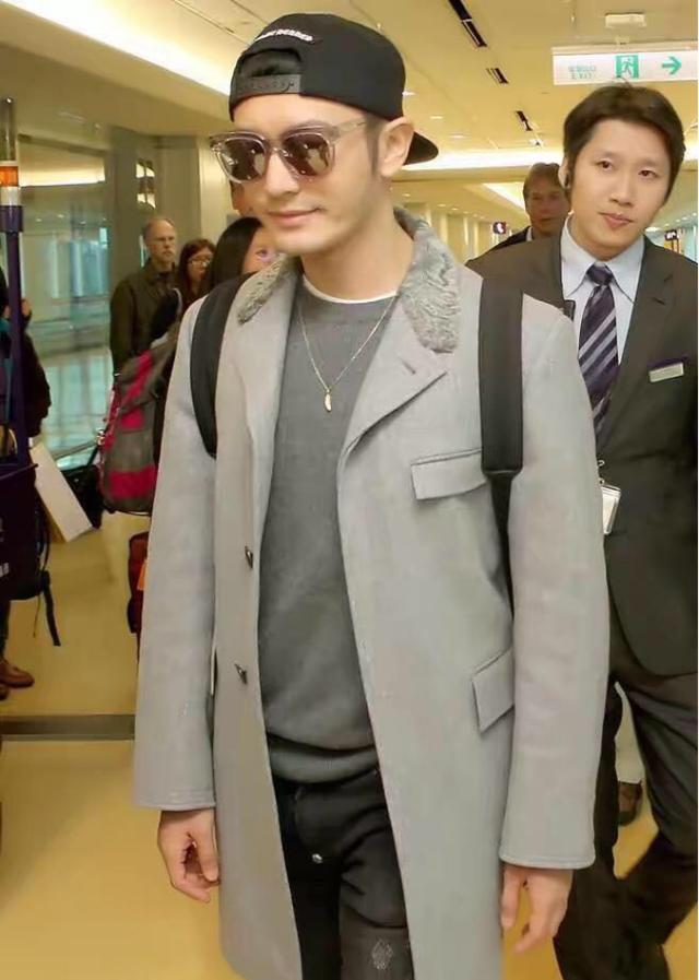 angelababy穿露脐装现身机场,angelababy出席活动穿粉红高跟鞋