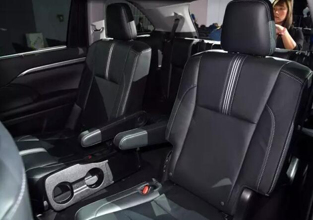 7座汉兰达2023款最新款,2022款汉兰达7座入门款