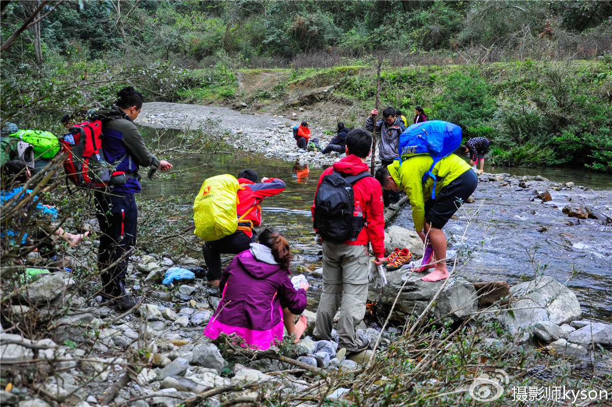 侠之梦受邀参与恩施坪坝营线路测试，冬季溯溪，冰冷刺骨，第一天