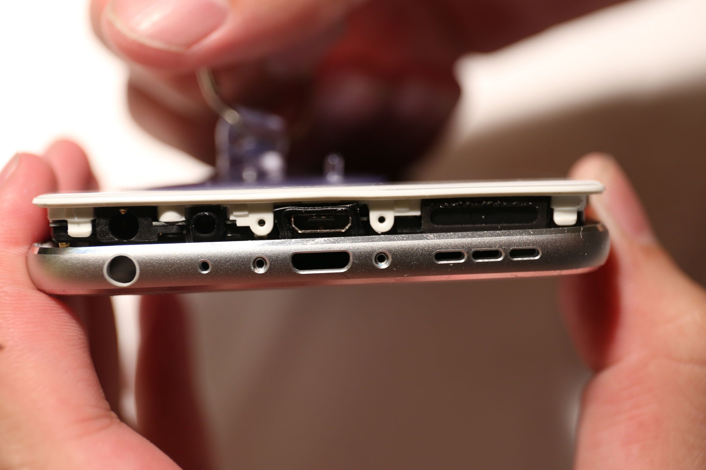 魅蓝note5拆后盖图解,魅蓝note5拆解视频教程