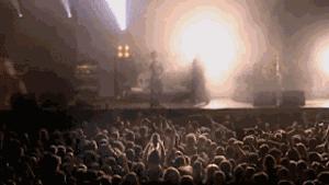 作为摄影师的“鸡”，你必须扛得起相机、拍得了防抖视频！