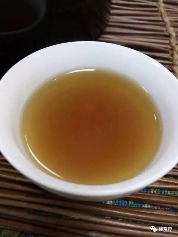 1.8万一饼的30年普洱，竟被一招KO！