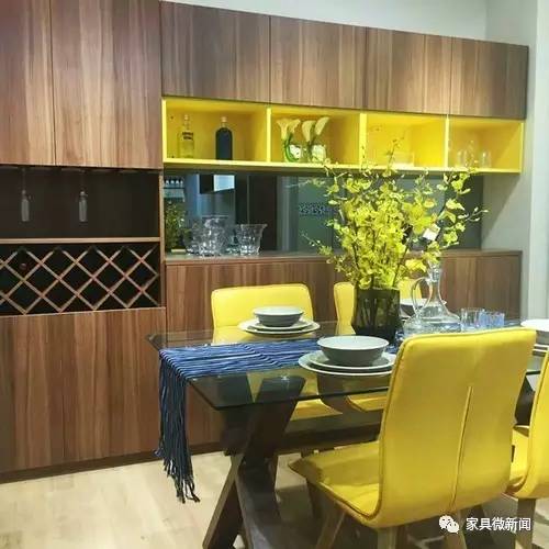 红苹果家具是上市公司吗,红苹果家具有限公司怎么样