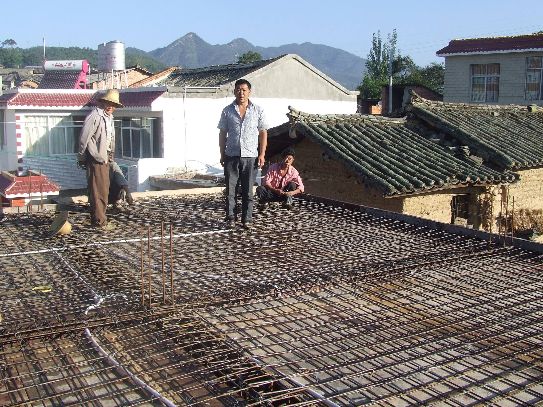 一到下雨就漏水什么原因,一到下雨屋里就漏水怎么办