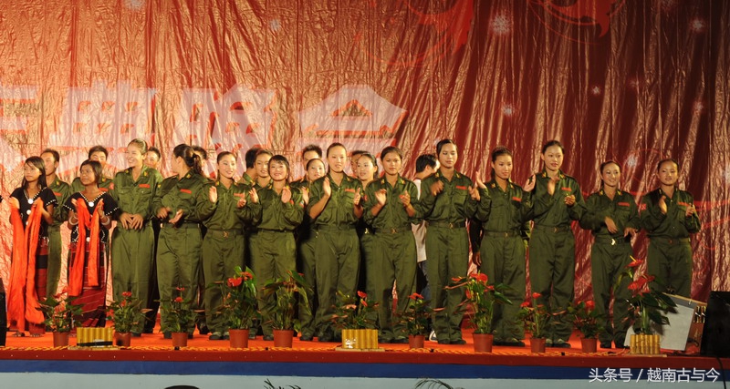 华人在此国人口排名第四，却不能使用汉字