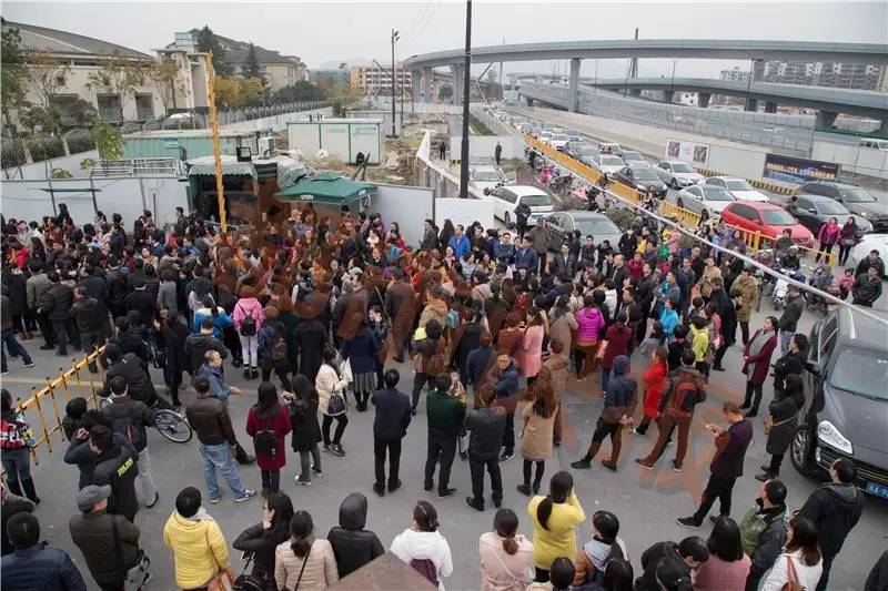 杭州两万中小学生周末“杀入”数学杯赛考场，据说只有1%的人才能借此敲开民办初中大门