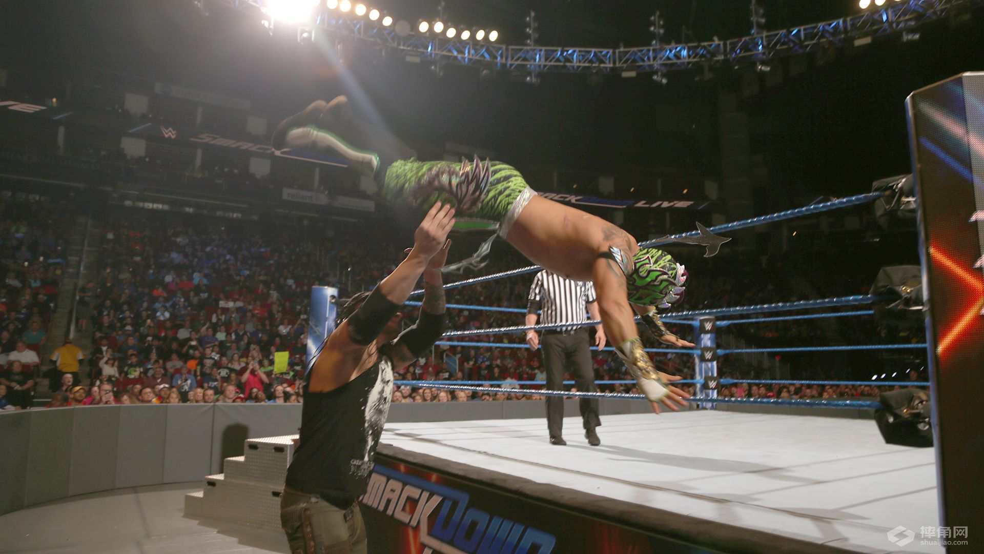 WWE驸马爷风云决战RVD！凯恩抛摔毕雪夫获全场欢呼！