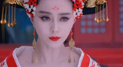 收下这个金闪闪的少女梦吧