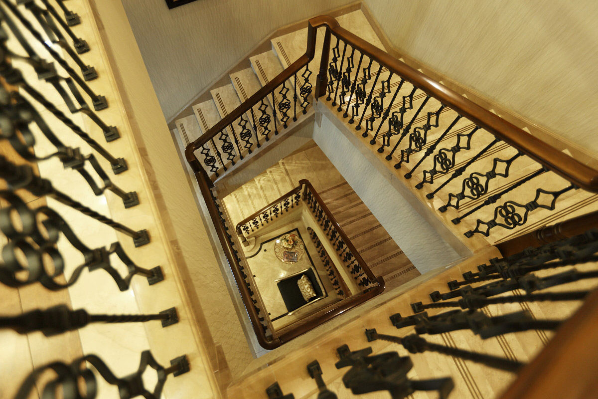 豪华房子3居室欧式别墅,27年最新复式欧式别墅