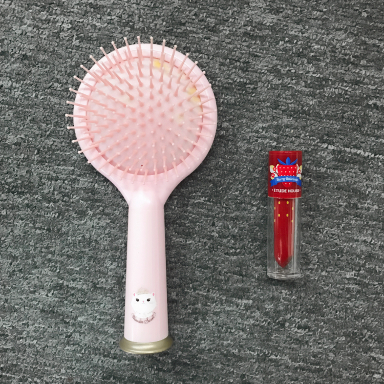 卡姿兰轻吻唇釉mini热卖色v233,阿玛尼唇釉推荐必买色号415和206