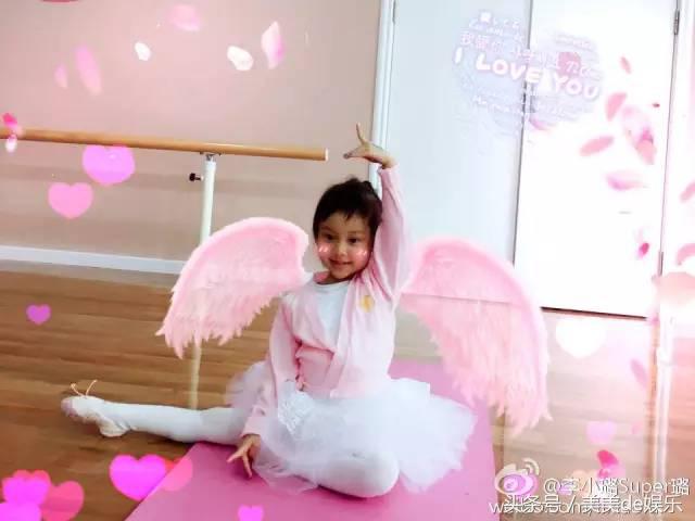 “综艺一姐”是王源的头号粉丝！爸妈都是娱乐圈一线大咖背景雄厚