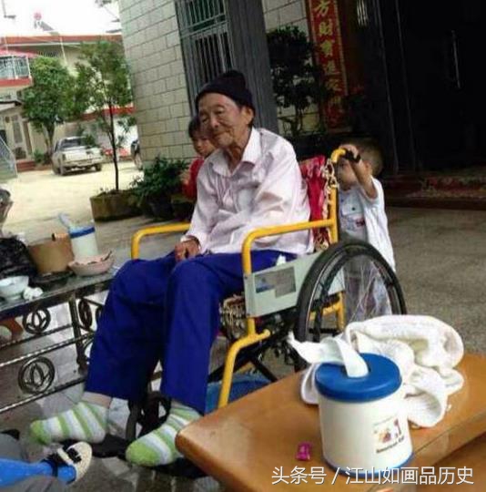 这看似普通的老太太竟曾是果敢的控制者大毒枭罗星汉最早的主人