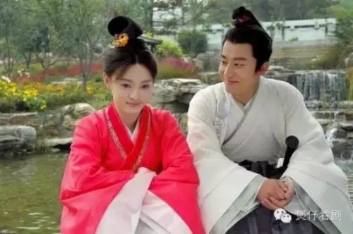 黄轩女友最近的消息,黄轩女朋友圈内消息