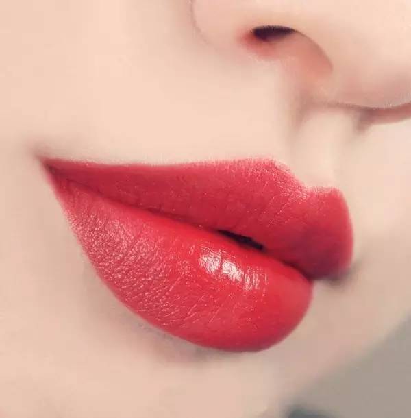 唐嫣口红色蓝调正红,唐嫣推荐的口红